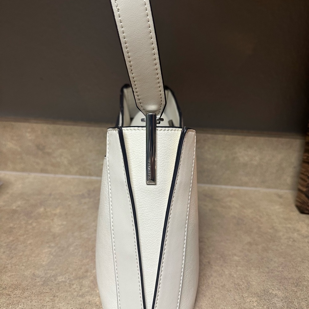 Elegant White and Brown Women's Bag - Picture 2 of 3
